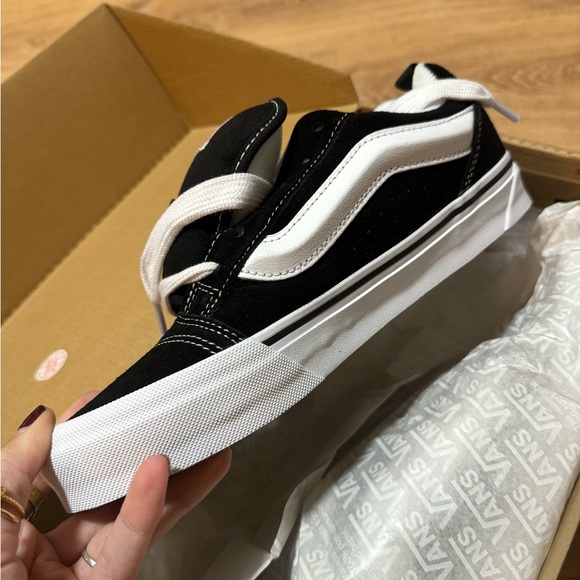 Knu Skool Vans - Picture 3 of 4